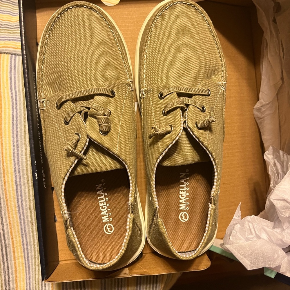Magellan (Academy sports) Youth Boys  size 6 loafers